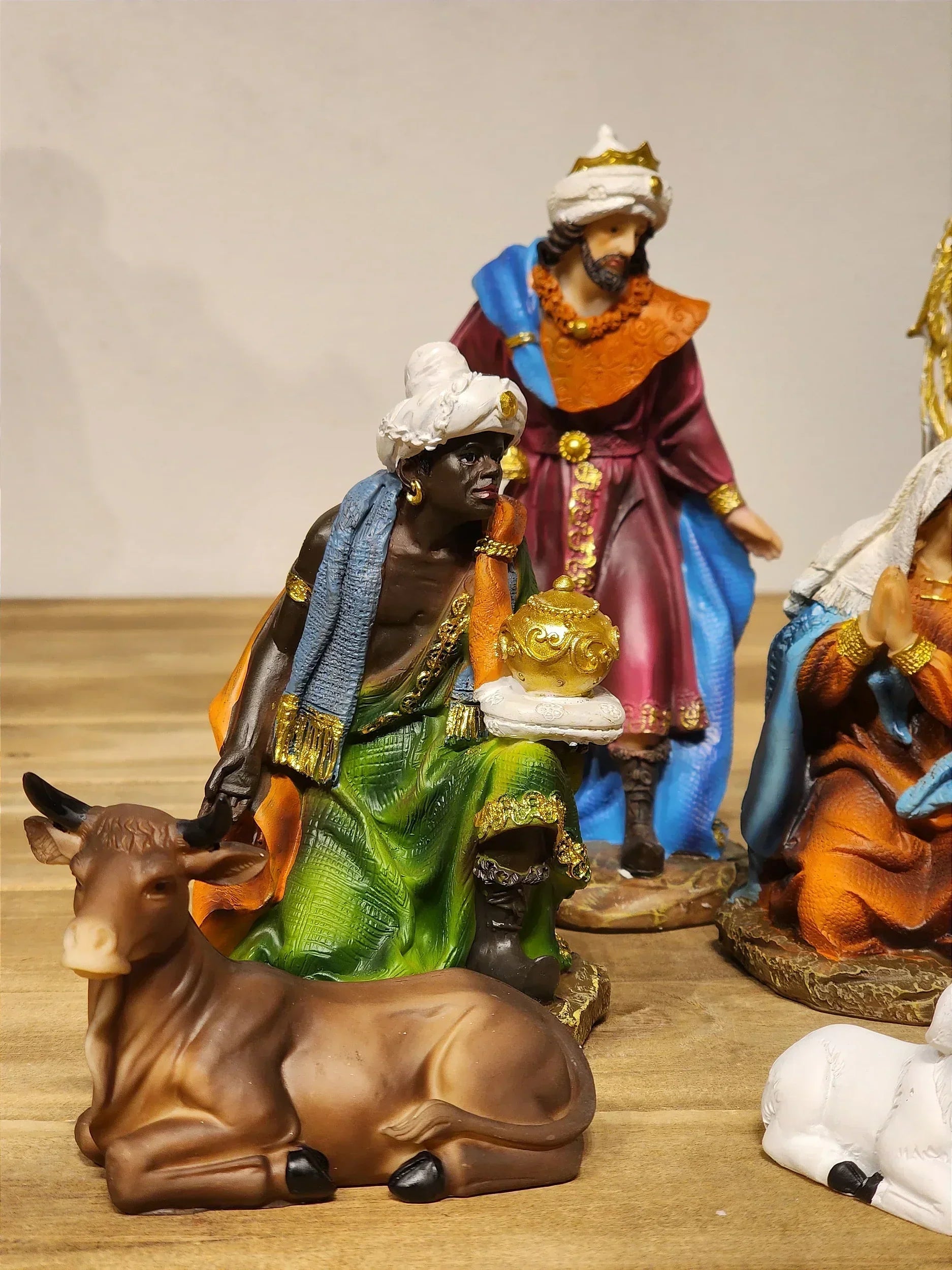 Presépio em Resina Colorido • 11 Peças • 18,5cm