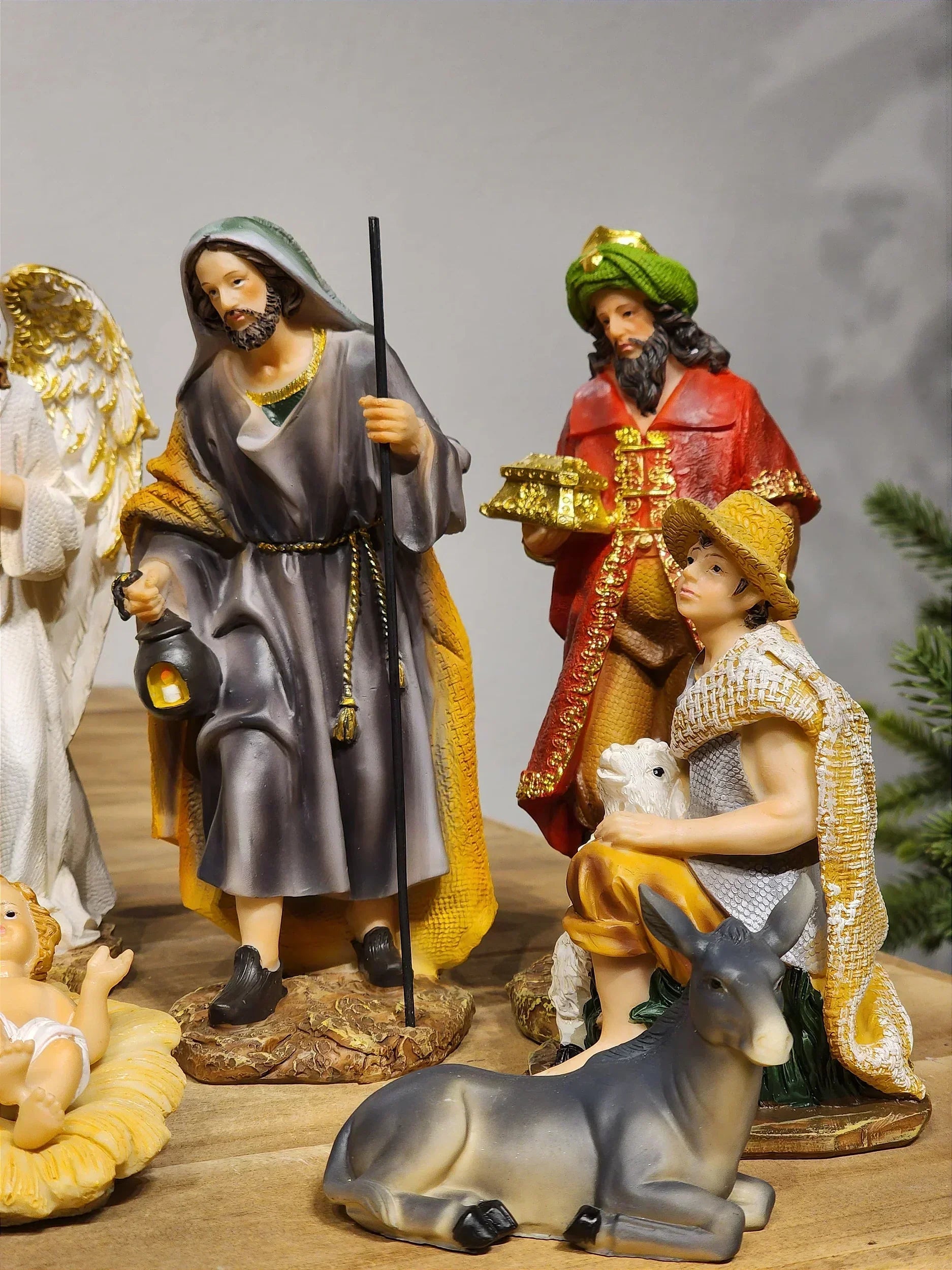 Presépio em Resina Colorido • 11 Peças • 18,5cm